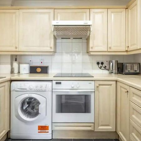 1 Bedroom Flat With Free Parking ลอนดอน ภายนอก รูปภาพ