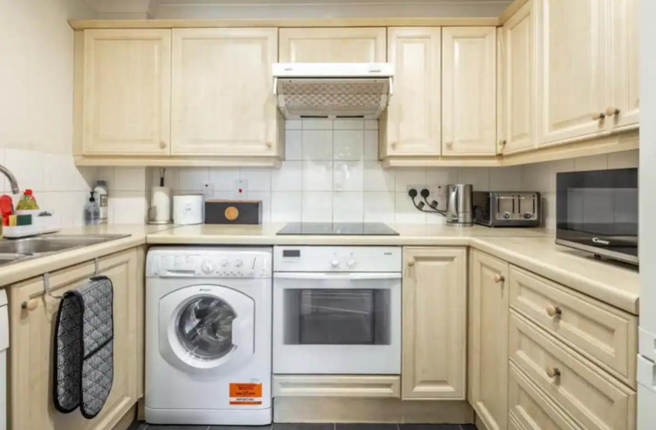 1 Bedroom Flat With Free Parking ลอนดอน ภายนอก รูปภาพ