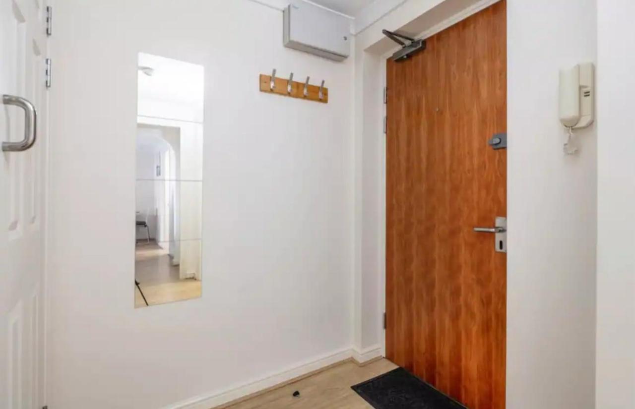 1 Bedroom Flat With Free Parking ลอนดอน ภายนอก รูปภาพ